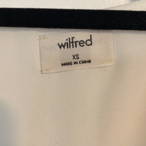 Aritzia Wilfred Louise Wrap Dress - Picture 9 of 11